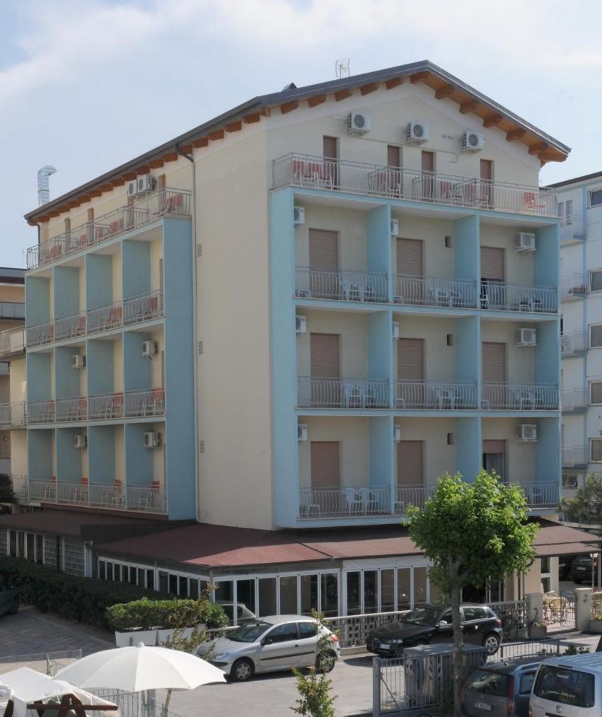 Hotel Saint Tropez Spa & Restaurant Lido Di Savio Exterior photo