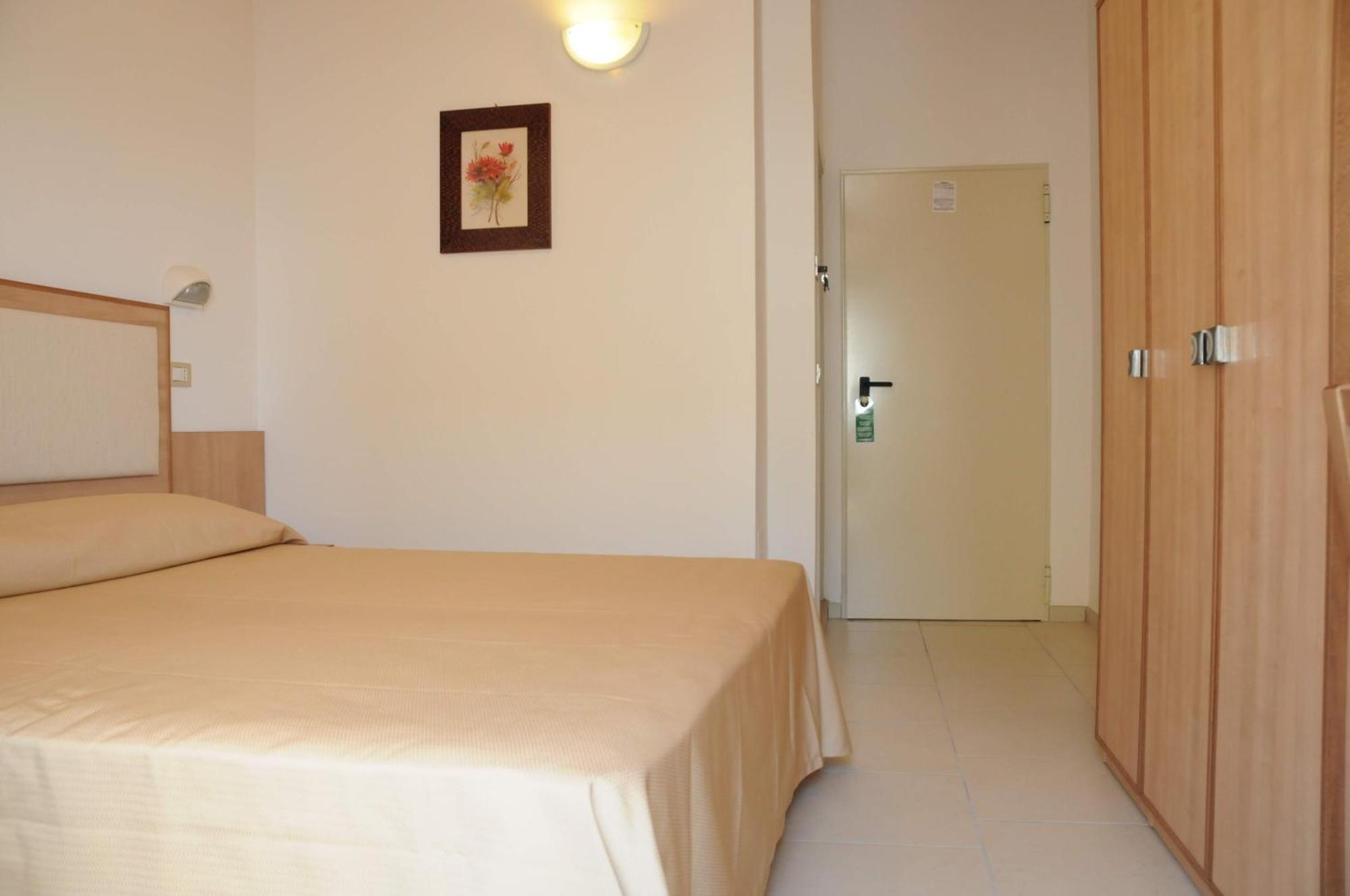 Hotel Saint Tropez Spa & Restaurant Lido Di Savio Room photo